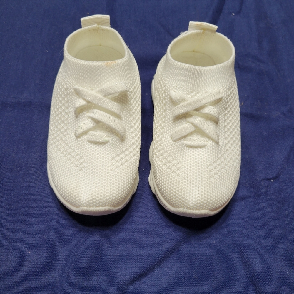 Toddler girl Baby First Walking Shoe size 5 white sneakers